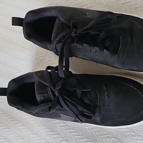 Nike women's sneaker - Picture 4 of 6